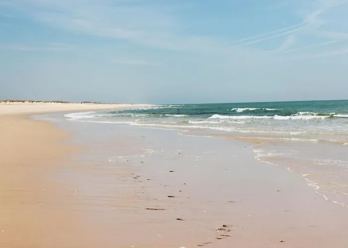 Amazing Apartment, With Pool, Close By